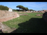 05111 ostia - regio i - insula xix - horrea dei mensores (i,xix,4) - ostseite - 8. raum von sueden - bli aus dem vorderen bereich ri nordosten - 01-2024.jpg